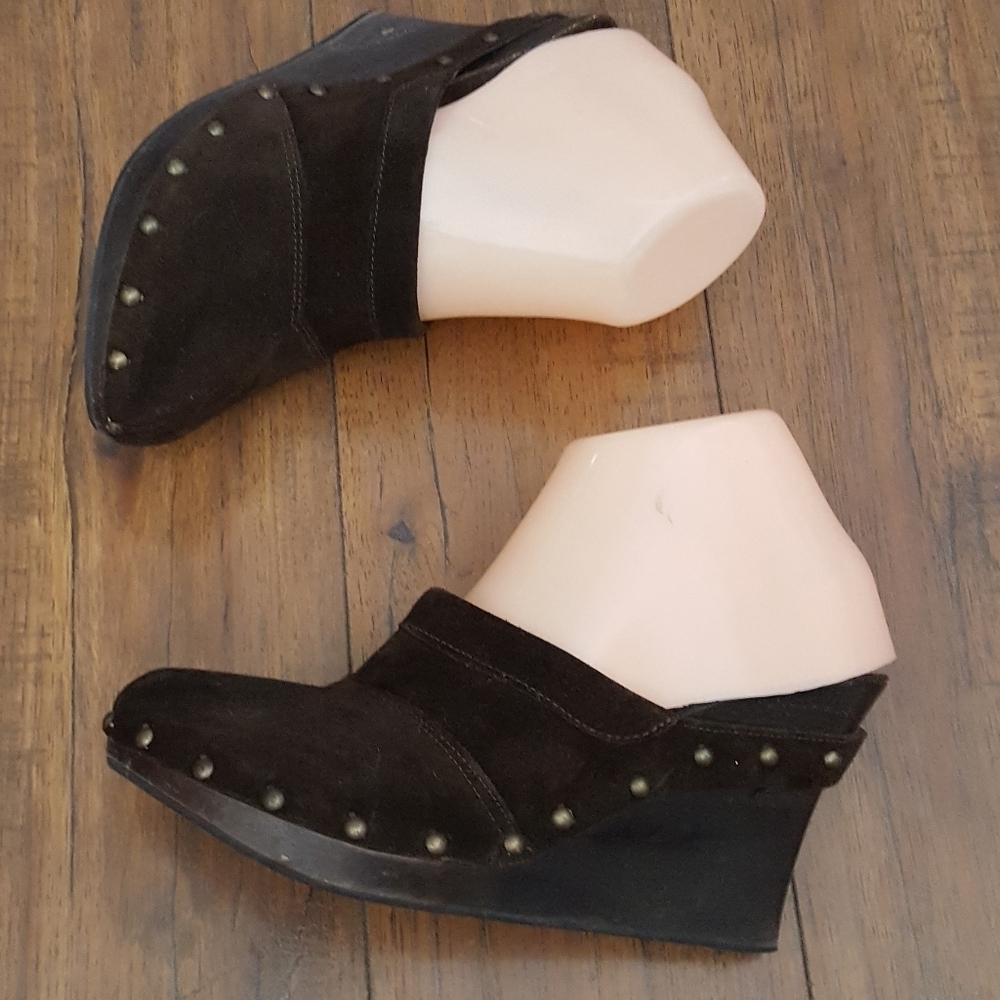 Sotto‎ Sopra - Brown Suede Studded Clogs